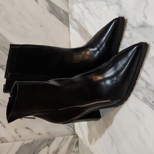 Charles by Charles David Dominate Bootie
